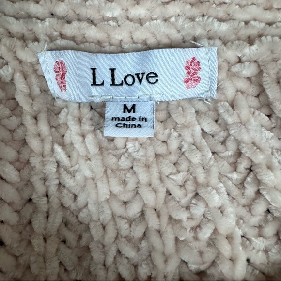 Oversized Chunky Knit Chenille Sweater Boho Size M with Cut-Outs - Picture 8 of 9